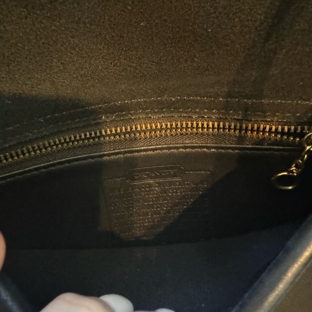Vintage Coach Black Leather Crossbody Bag - Elegant Everyday Carry - Picture 8 of 8